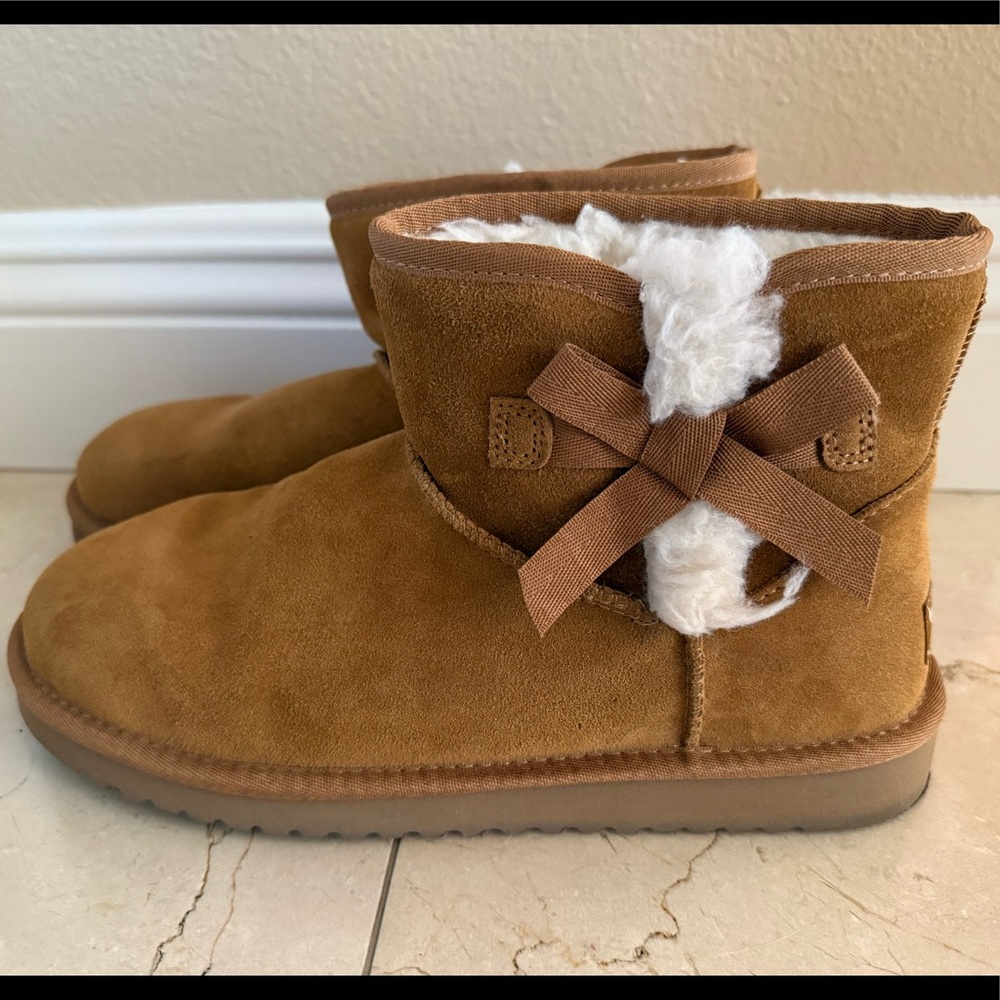 Koolaburra By UGG Women's Victoria Mini Booties with bow